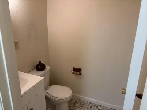 Bath - 3540 Ricardo Ave, Redding, CA 96002 photo 3 of 3