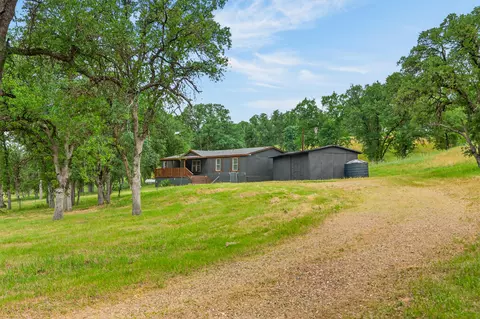 17215 Deacon Ln, Cottonwood, CA 96022