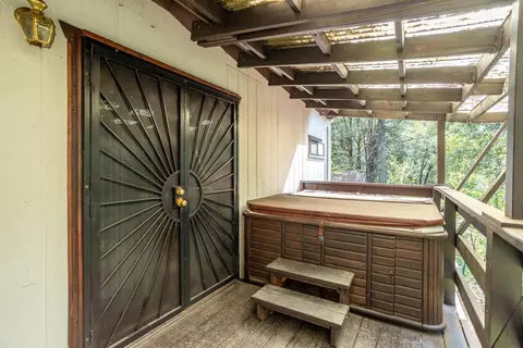 Exterior - 4410 Wells Ave, Dunsmuir, CA 96025 photo 2 of 7
