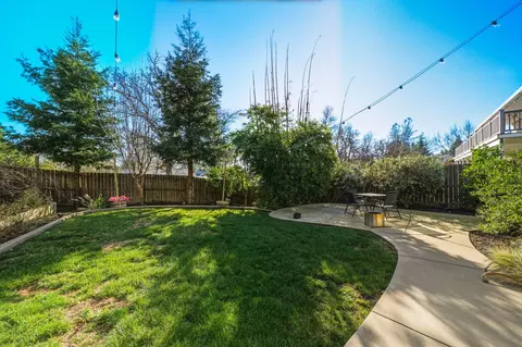 Exterior - 4519 Nantucket Dr, Redding, CA 96001 photo 14 of 15