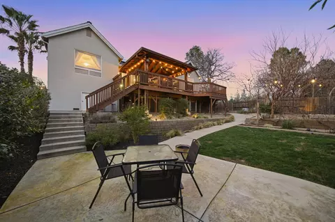 Exterior - 4519 Nantucket Dr, Redding, CA 96001 photo 13 of 15