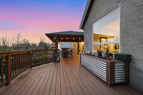 Exterior - 4519 Nantucket Dr, Redding, CA 96001 photo 11 of 15