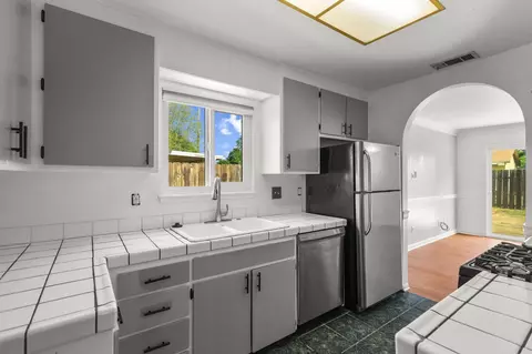 Kitchen - 3985 Cirrus St, Redding, CA 96002 photo 3 of 3