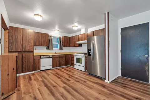 Kitchen - 20159 Arrowood St, Burney, CA 96013 photo 1 of 4