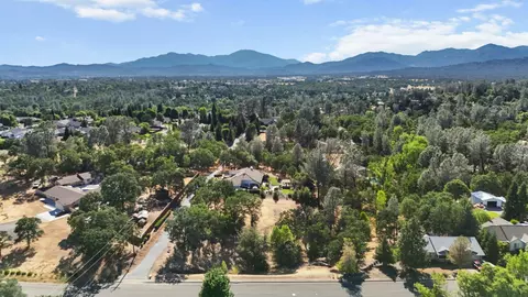 11632 Ridgewood Rd, Redding, CA 96003