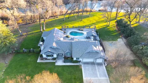 12642 Indian Oaks Dr, Bella Vista, CA 96008