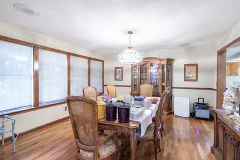 Dining - 8826 Heritage Ct, Redding, CA 96001 photo 1 of 3