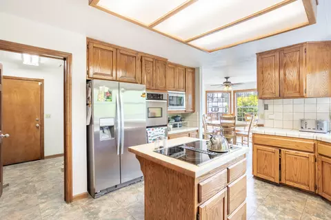 Kitchen - 8826 Heritage Ct, Redding, CA 96001 photo 5 of 5