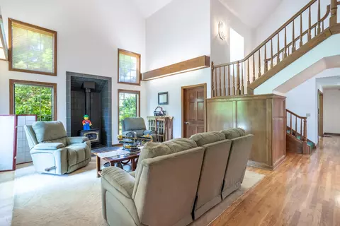 Living - 8826 Heritage Ct, Redding, CA 96001 photo 1 of 5