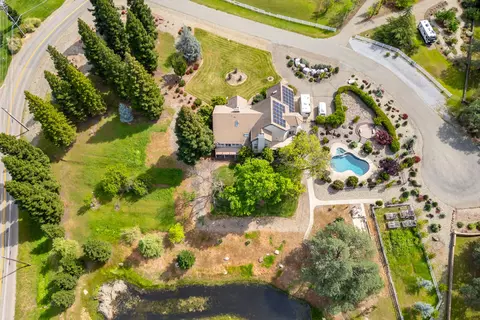 View/Area - 8826 Heritage Ct, Redding, CA 96001 photo 14 of 14