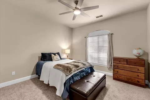 Bedroom - 15202 Ledgewood Dr, Redding, CA 96001 photo 2 of 3