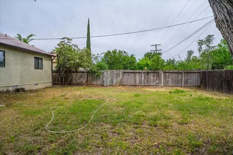 Exterior - 920 Dumosa Dr, Red Bluff, CA 96080 photo 5 of 16