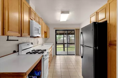 Kitchen - 920 Dumosa Dr, Red Bluff, CA 96080 photo 1 of 4