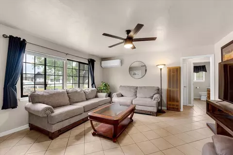 Living - 920 Dumosa Dr, Red Bluff, CA 96080 photo 1 of 3