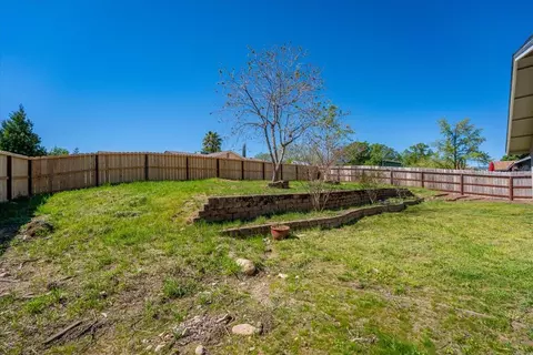 Exterior - 2907 Pawnee Ct, Redding, CA 96001 photo 11 of 24