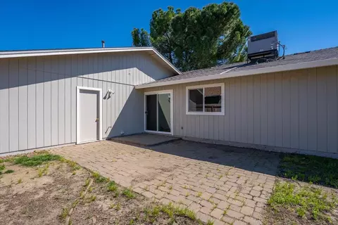 Exterior - 2907 Pawnee Ct, Redding, CA 96001 photo 5 of 24