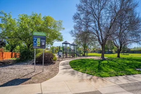 Other - 2907 Pawnee Ct, Redding, CA 96001 photo 6 of 15