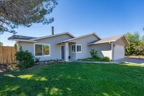 Exterior - 2907 Pawnee Ct, Redding, CA 96001 photo 7 of 24