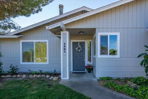 Exterior - 2907 Pawnee Ct, Redding, CA 96001 photo 2 of 24