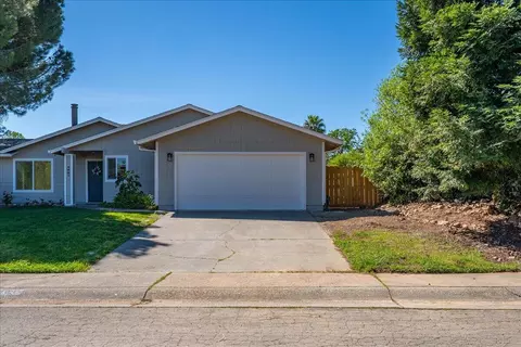 Exterior - 2907 Pawnee Ct, Redding, CA 96001 photo 19 of 24