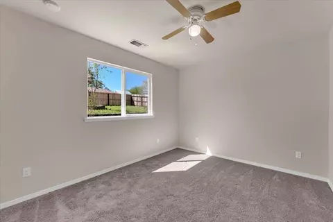 Bedroom - 2907 Pawnee Ct, Redding, CA 96001 photo 4 of 7