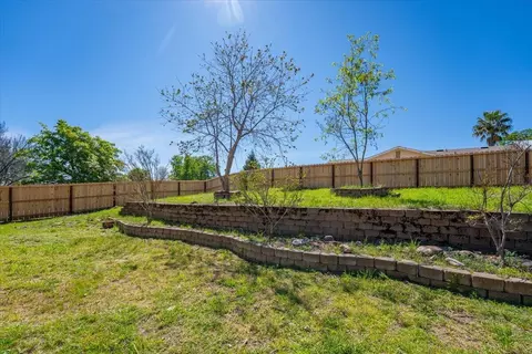 Exterior - 2907 Pawnee Ct, Redding, CA 96001 photo 13 of 24
