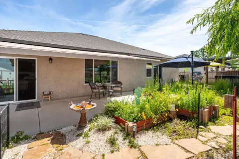 Exterior - 1376 Fitz Pl, Redding, CA 96003 photo 9 of 9