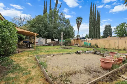 Exterior - 3414 Bardick Rd, Anderson, CA 96007 photo 8 of 11
