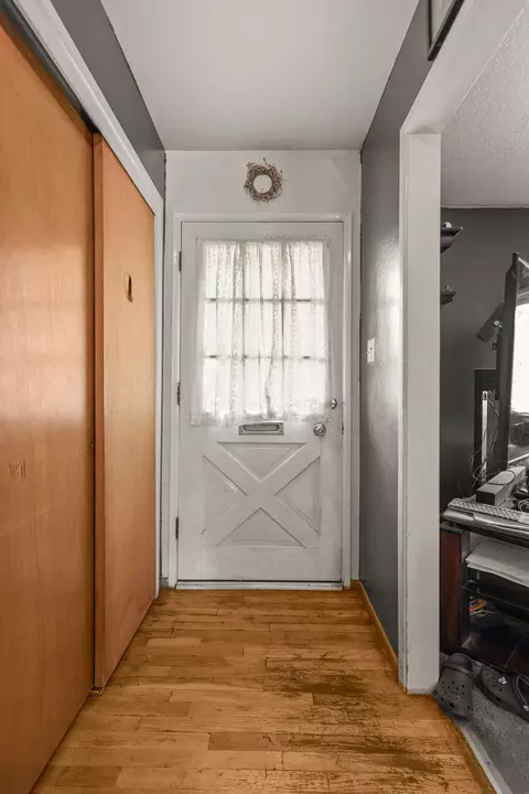 Entry Way - 3414 Bardick Rd, Anderson, CA 96007 photo 1 of 2