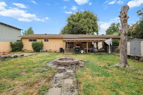 Exterior - 3414 Bardick Rd, Anderson, CA 96007 photo 6 of 11