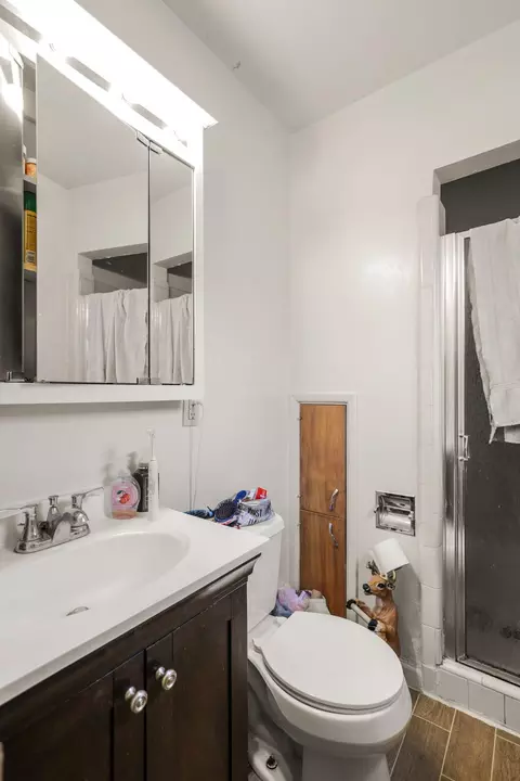 Bath - 3414 Bardick Rd, Anderson, CA 96007 photo 3 of 4