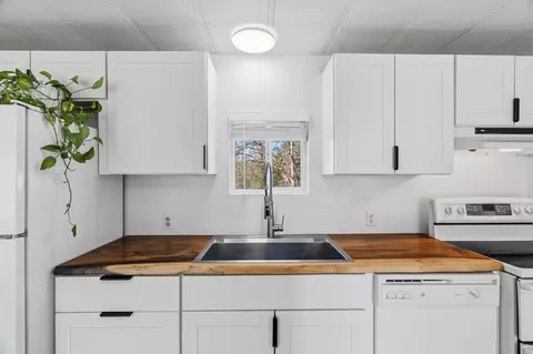 21484 Driftwood Trl, Redding, CA 96003 photo 6