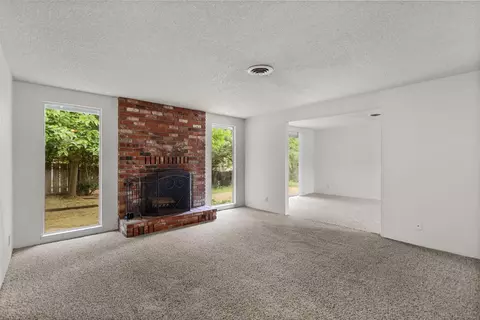 Living - 2410 Starlight, Redding, CA 96001 photo 1 of 4