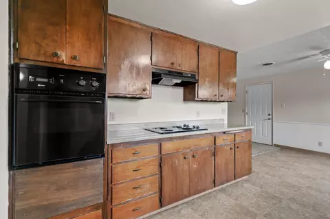 Kitchen - 2410 Starlight, Redding, CA 96001 photo 2 of 3