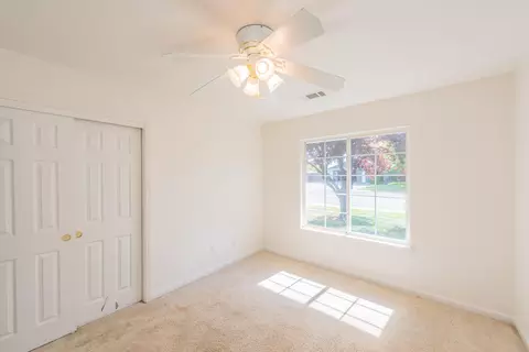 Bedroom - 188 Woodcliff Dr, Redding, CA 96003 photo 5 of 8