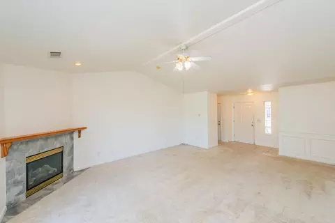 Living - 188 Woodcliff Dr, Redding, CA 96003 photo 6 of 8