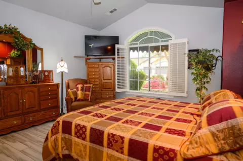 Bedroom - 2071 Hope Ln, Redding, CA 96003 photo 5 of 5