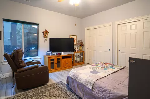 Bedroom - 2071 Hope Ln, Redding, CA 96003 photo 1 of 5