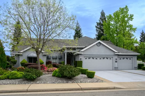 Exterior - 2071 Hope Ln, Redding, CA 96003 photo 11 of 12