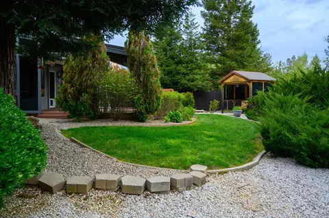 Exterior - 2071 Hope Ln, Redding, CA 96003 photo 5 of 12