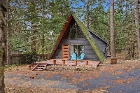 217 Pony Trl, Mount Shasta, CA 96067
