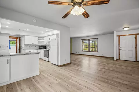 Living - 23290 Hogsback Rd, Red Bluff, CA 96080 photo 1 of 6