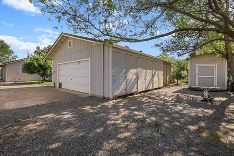 Exterior - 23290 Hogsback Rd, Red Bluff, CA 96080 photo 2 of 21