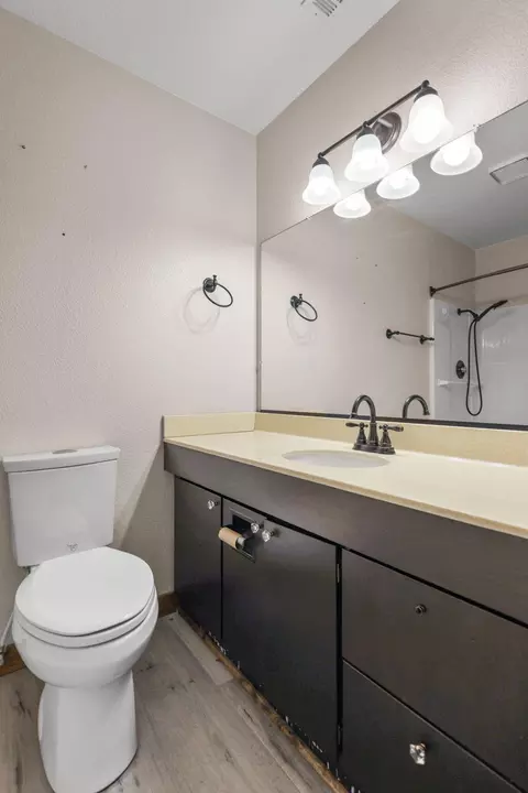 Bath - 23290 Hogsback Rd, Red Bluff, CA 96080 photo 1 of 8