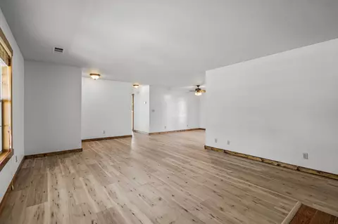 Living - 23290 Hogsback Rd, Red Bluff, CA 96080 photo 5 of 6