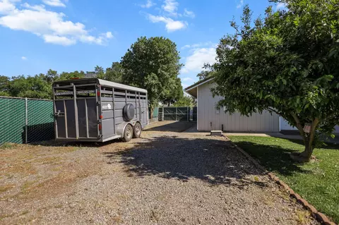 Exterior - 23290 Hogsback Rd, Red Bluff, CA 96080 photo 13 of 21