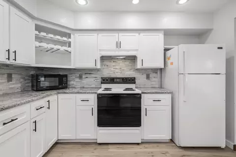 Kitchen - 23290 Hogsback Rd, Red Bluff, CA 96080 photo 4 of 4