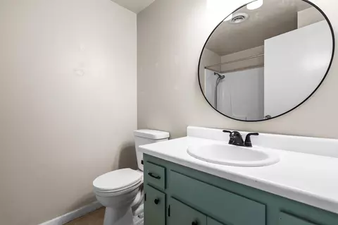 Bath - 3778 Scorpius Way, Redding, CA 96002 photo 1 of 3