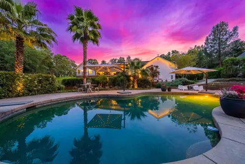 8101 Montgomery Cir, Redding, CA 96001