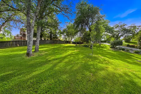 Exterior - 8101 Montgomery Cir, Redding, CA 96001 photo 28 of 33